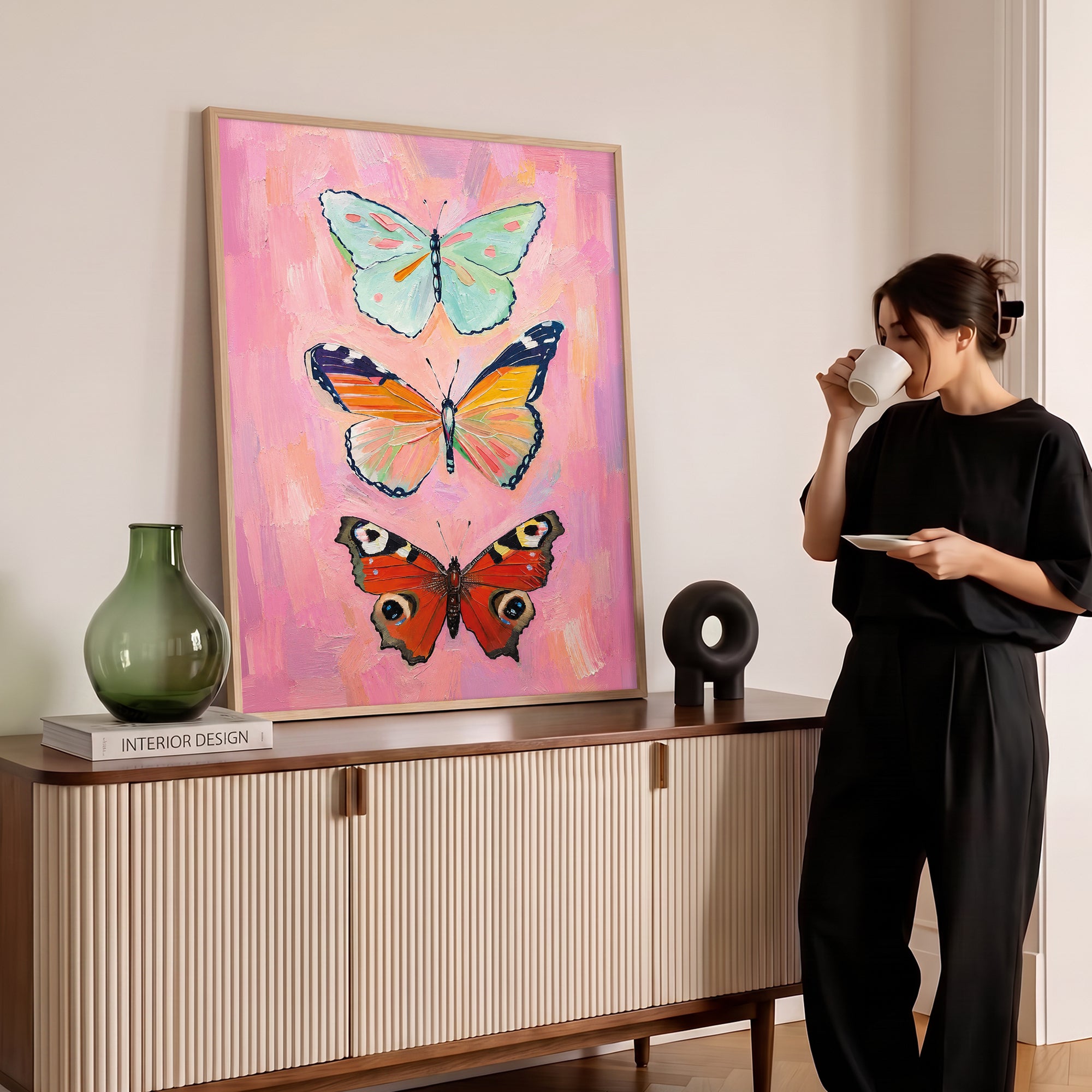 Pembe Zeminde Üç Kelebek Poster Baskı
